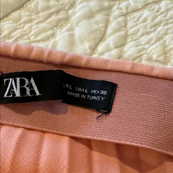 Zara Pink pleated maxi skirt with oversized floral blouse - Picture 7 of 7